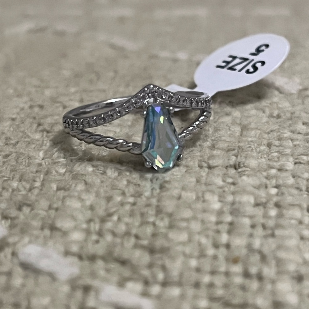 Fragrant Jewels Silver Ring with Iridescent Stone Size 5